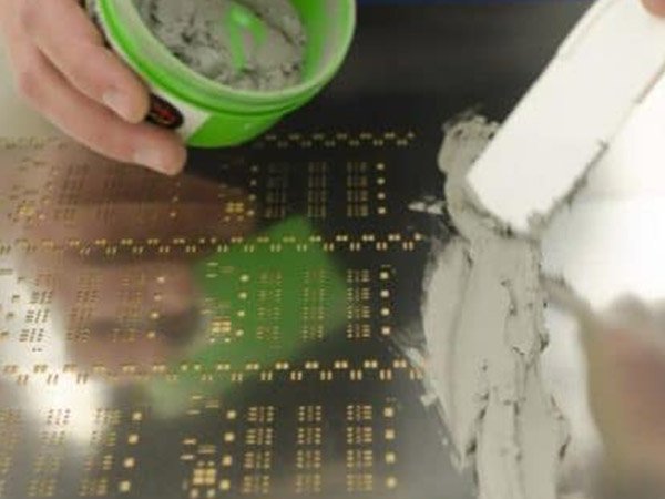 Hybrid stencil