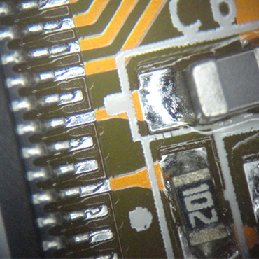 Poor solder on the pin 1